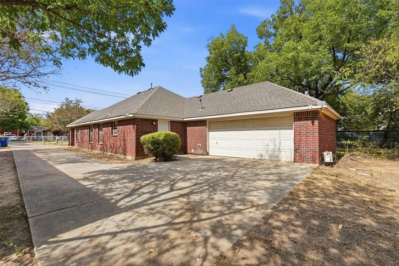 3102 Weisenberger Drive, Dallas TX 75212 - Photo 2