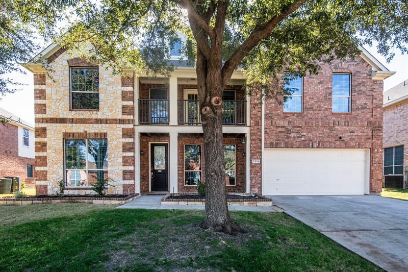 2319 Comanche Trail, Grand Prairie TX 75052