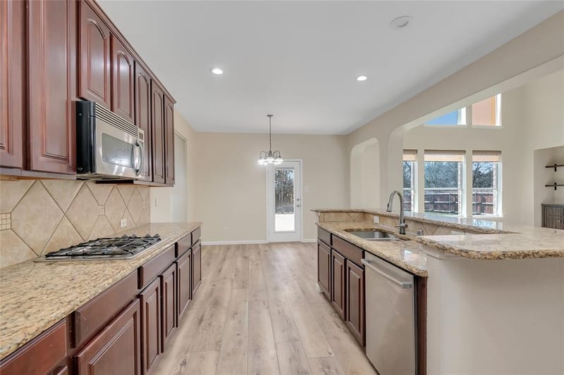 2319 Comanche Trail, Grand Prairie TX 75052 - Photo 10