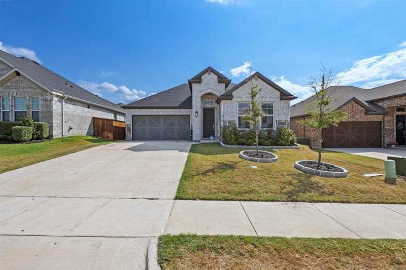 2434 Pebble Bank Lane, Midlothian TX 76065 - Photo 2