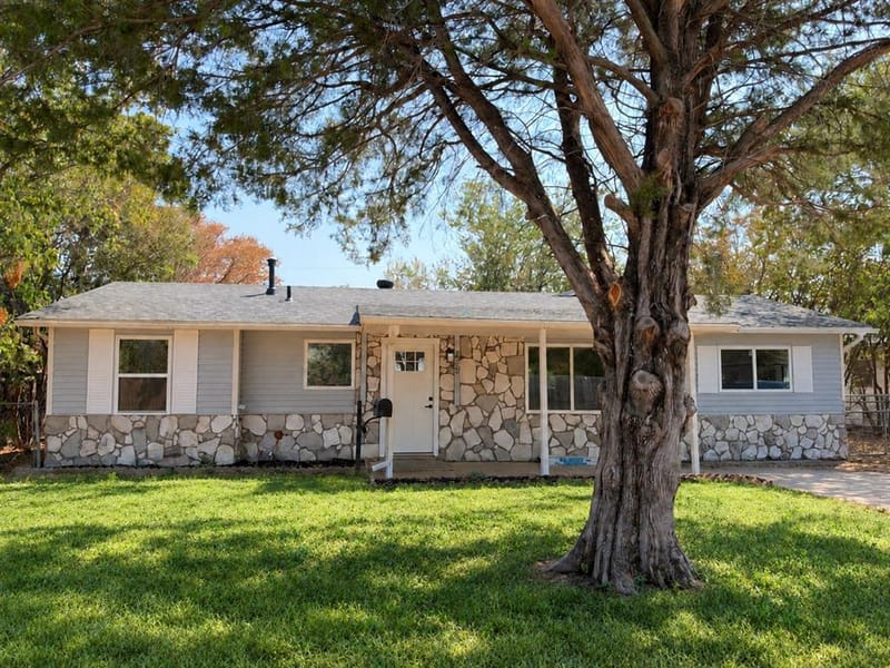 209 W Southern Avenue, Saginaw TX 76179