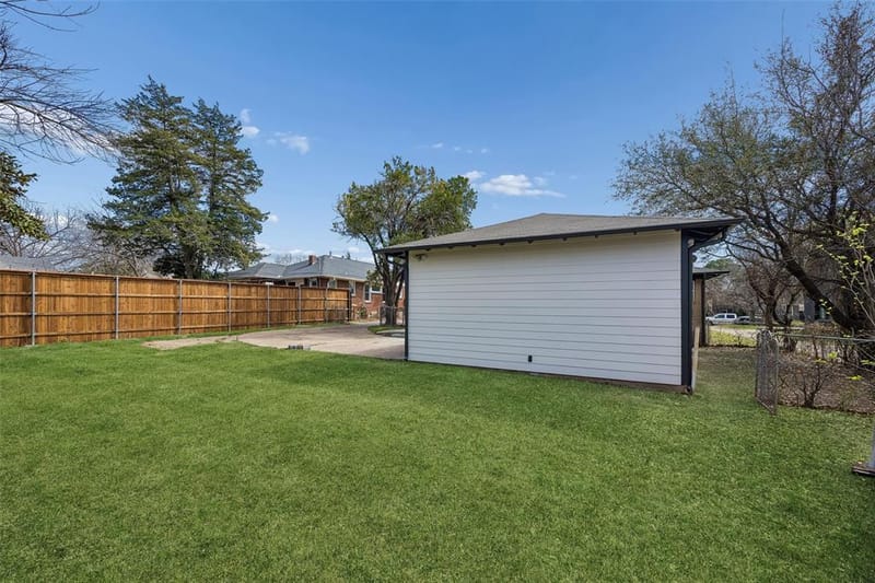 3335 Burlingdell Avenue, Dallas TX 75211 - Photo 30