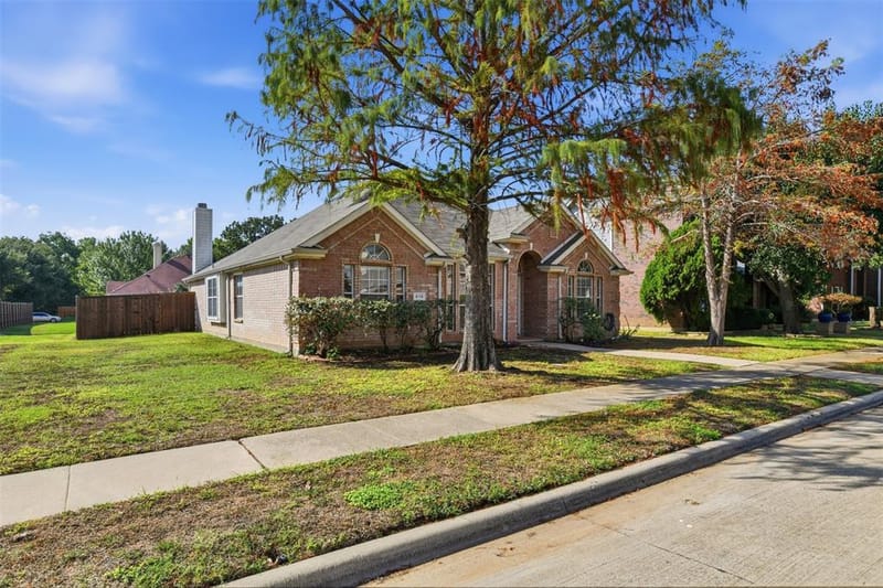 416 Kyle Lane, Lewisville TX 75067 - Photo 3