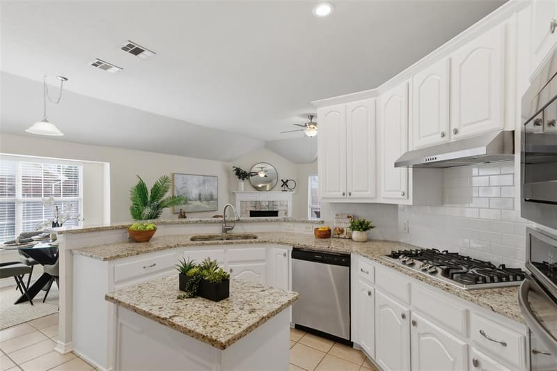 416 Kyle Lane, Lewisville TX 75067 - Photo 11