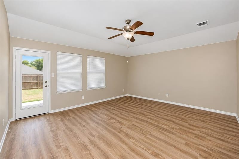 625 Horn Street, Crowley TX 76036 - Photo 16