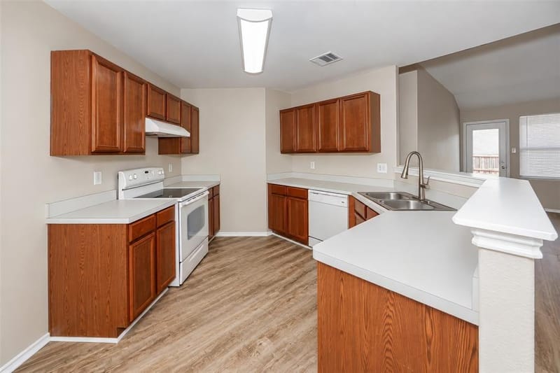 625 Horn Street, Crowley TX 76036 - Photo 12