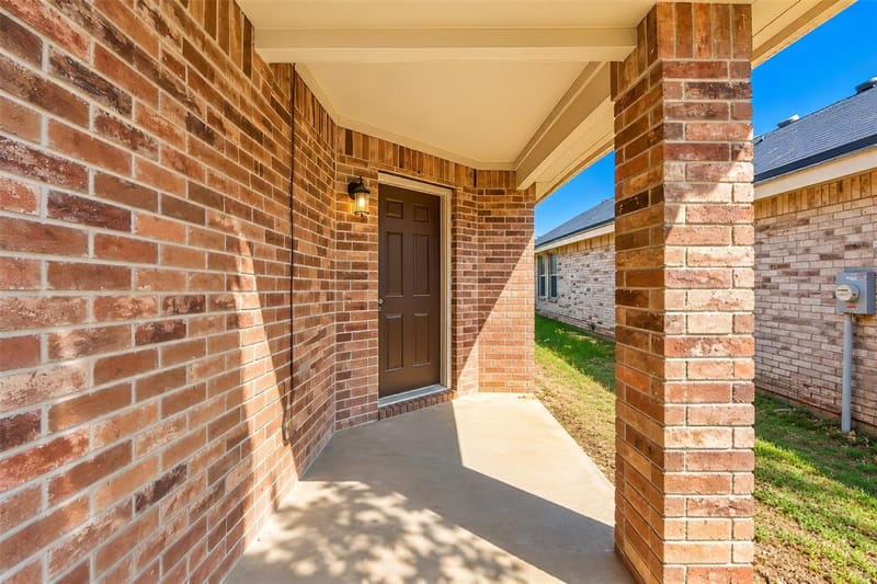 625 Horn Street, Crowley TX 76036 - Photo 3