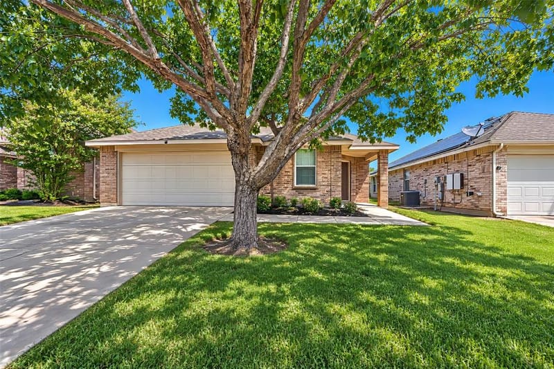 625 Horn Street, Crowley TX 76036