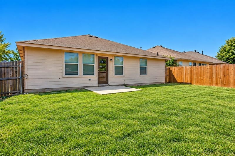 625 Horn Street, Crowley TX 76036 - Photo 31