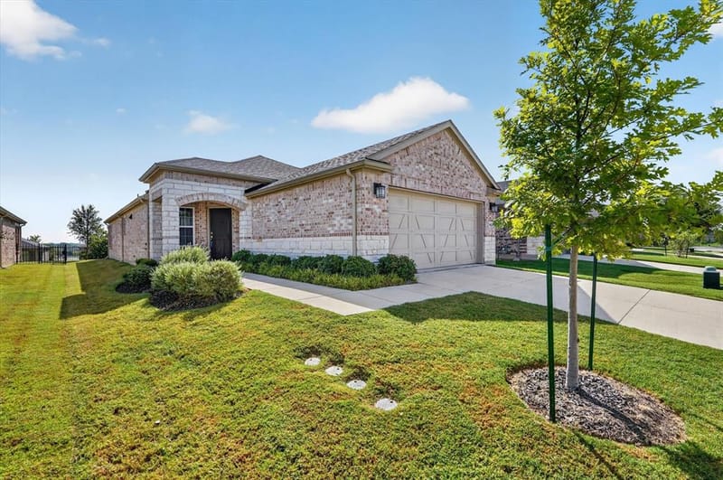 9232 Riverlight Road, McKinney TX 75071 - Photo 2