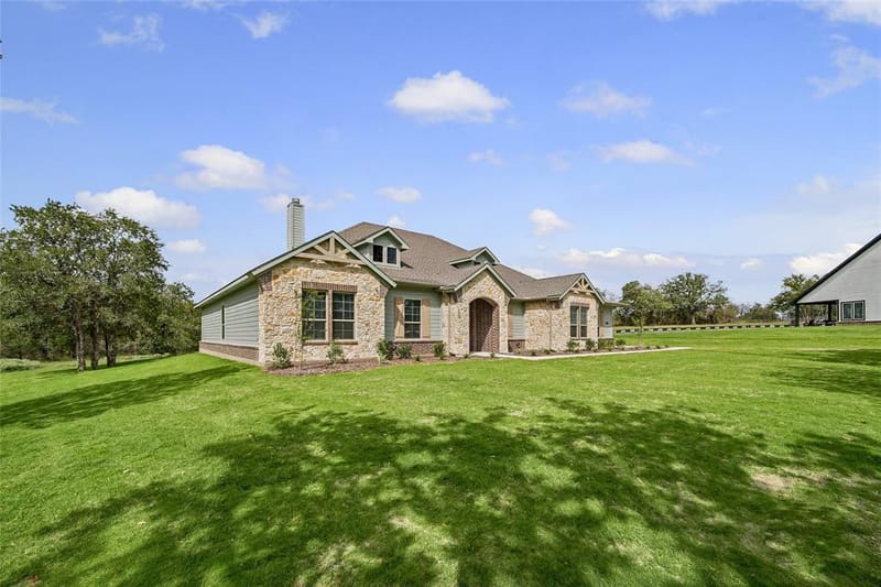 193 Oak Grove Way, Springtown TX 76082 - Photo 3