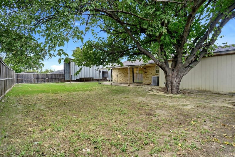 803 S 1st Street, Sanger TX 76266 - Photo 14