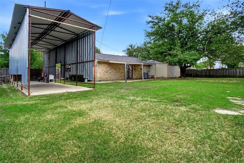 803 S 1st Street, Sanger TX 76266 - Photo 15