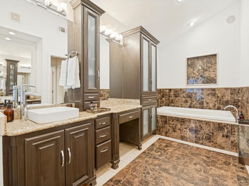 10314 Sherbrook Lane, Dallas TX 75229 - Photo 13