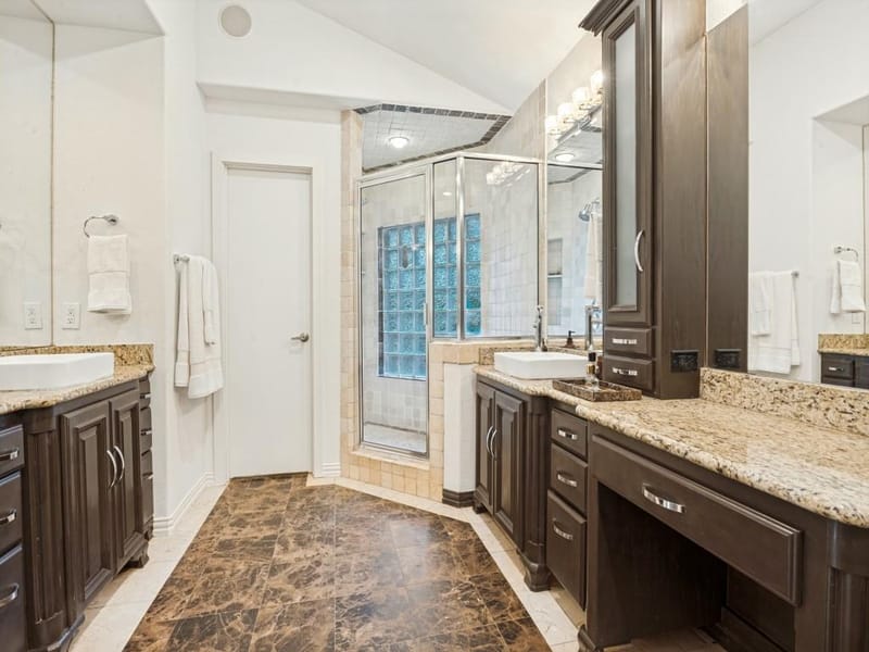 10314 Sherbrook Lane, Dallas TX 75229 - Photo 14