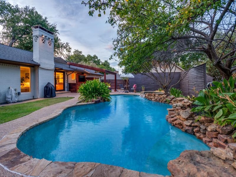 10314 Sherbrook Lane, Dallas TX 75229 - Photo 21