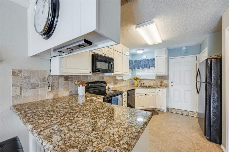 5515 Club Cove Court, De Cordova TX 76049 - Photo 14