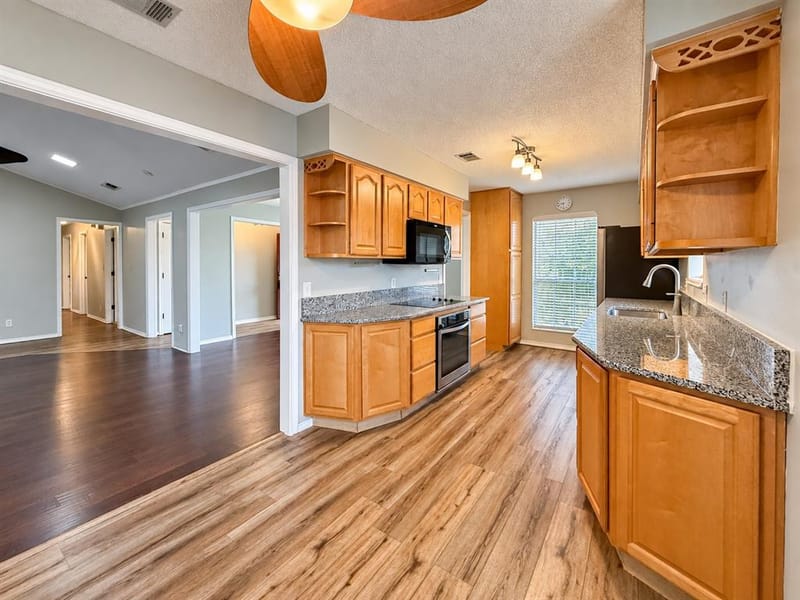 1605 Brighton Drive, Carrollton TX 75007 - Photo 9