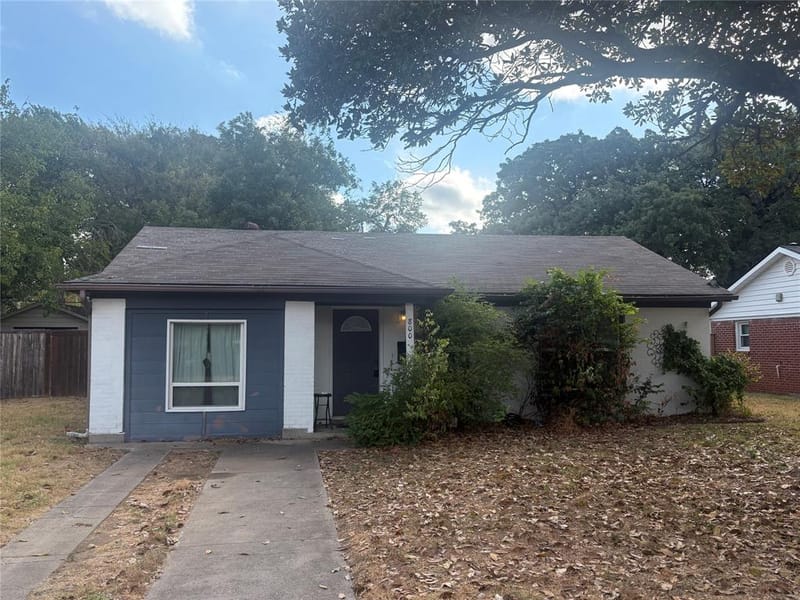 800 Lynda Drive, River Oaks TX 76114