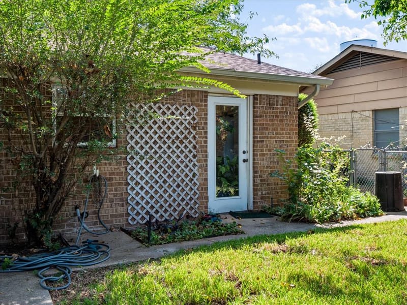6309 Solona Circle N, Haltom City TX 76117 - Photo 23