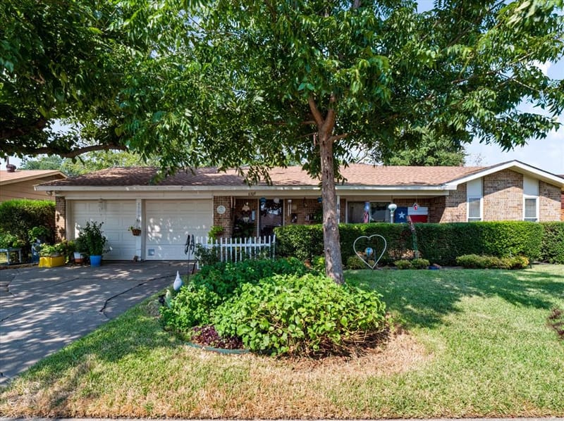 6309 Solona Circle N, Haltom City TX 76117