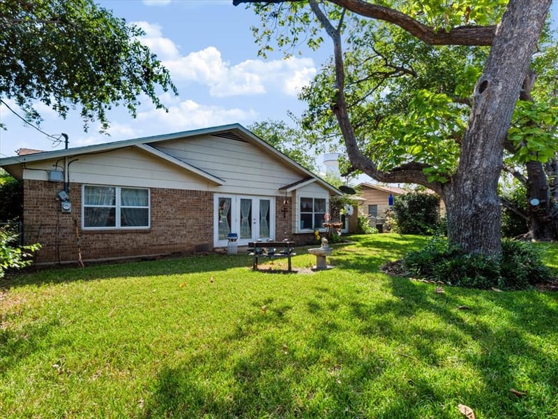 6309 Solona Circle N, Haltom City TX 76117 - Photo 25