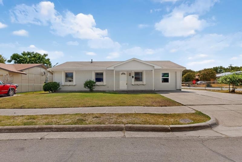 3204 Pacesetter Drive, Dallas TX 75241
