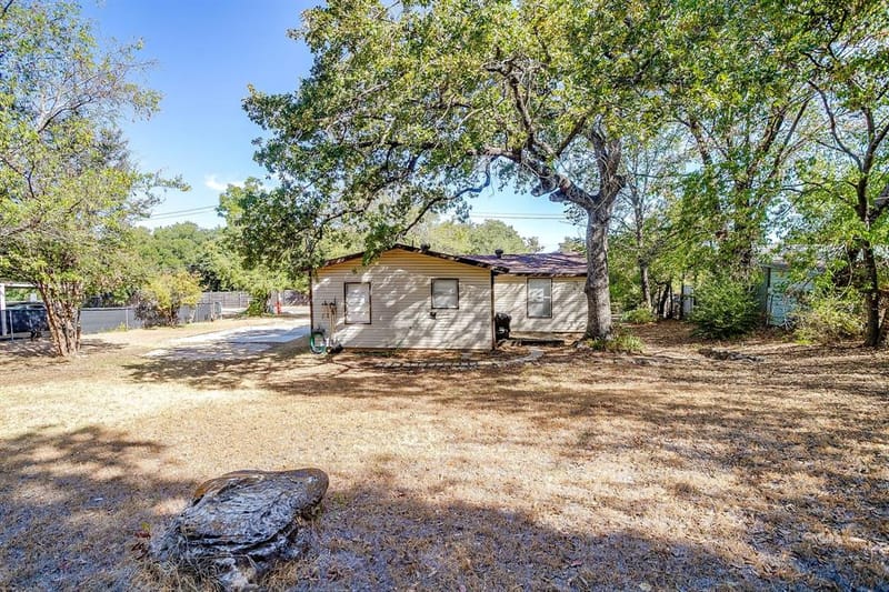 208 Wells Burnett Road, Azle TX 76020 - Photo 19
