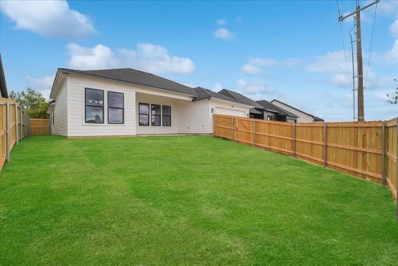 1652 W Wintergreen Road, Lancaster TX 75134 - Photo 22