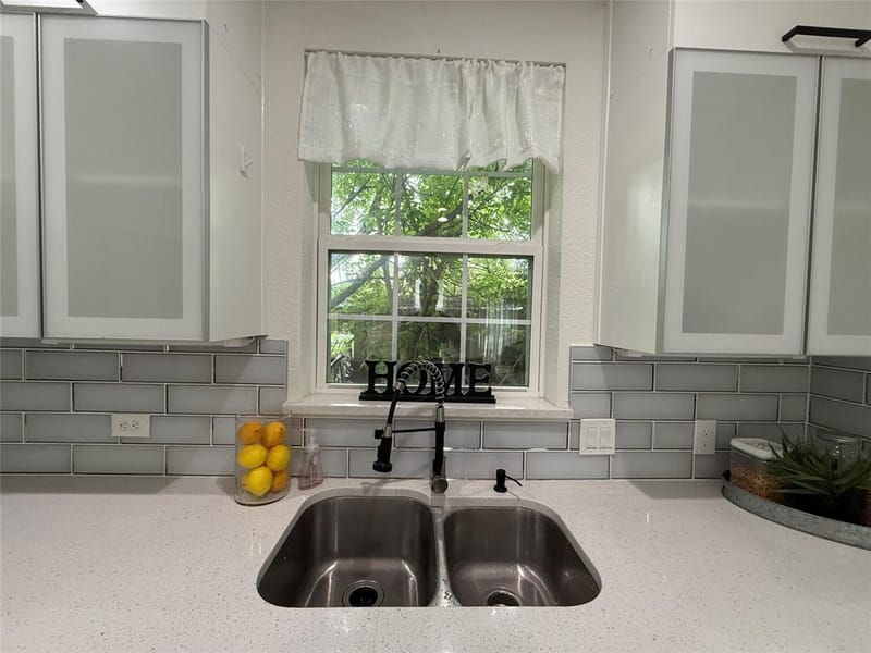 201 E 10th Street, Kaufman TX 75142 - Photo 8