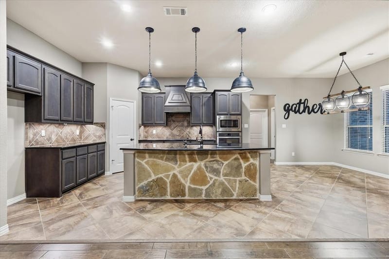 209 Highland Hills Boulevard, Decatur TX 76234 - Photo 13