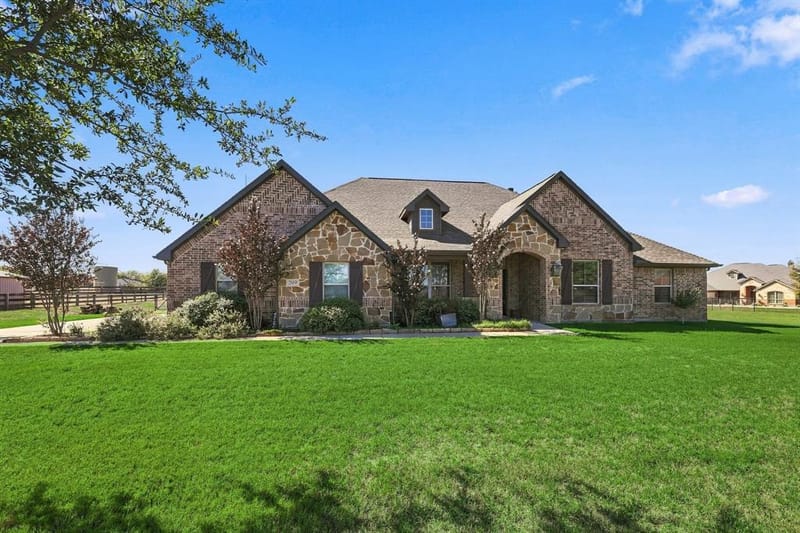209 Highland Hills Boulevard, Decatur TX 76234