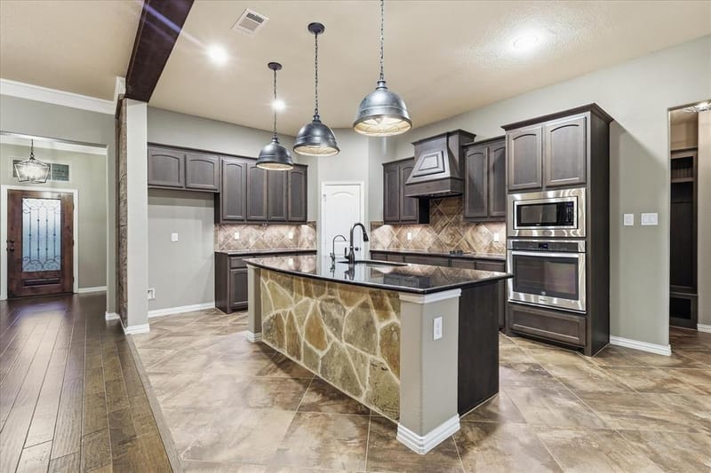 209 Highland Hills Boulevard, Decatur TX 76234 - Photo 14