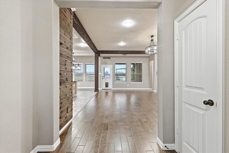 209 Highland Hills Boulevard, Decatur TX 76234 - Photo 8
