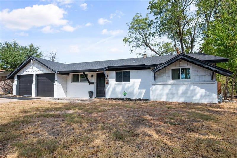 316 Wintercrest Road, Burleson TX 76028 - Photo 2