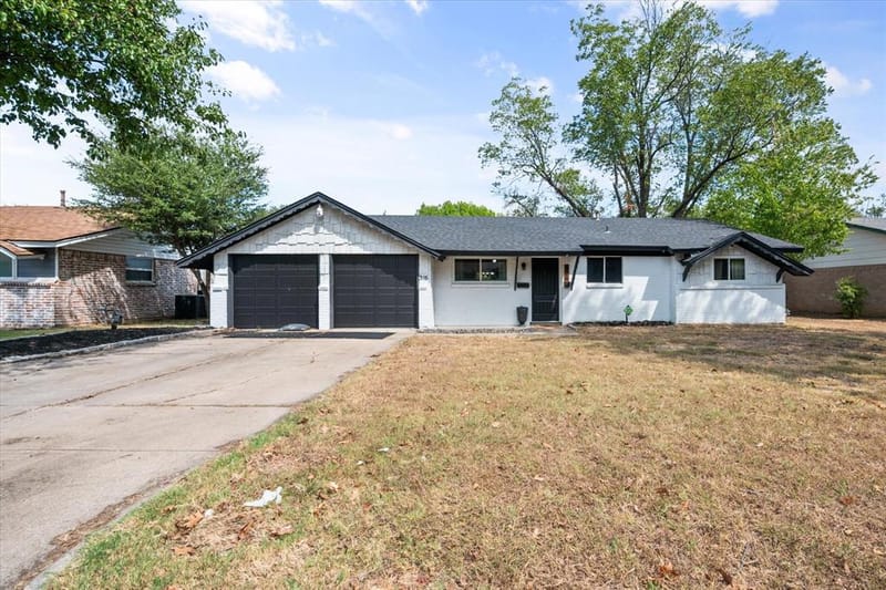 316 Wintercrest Road, Burleson TX 76028
