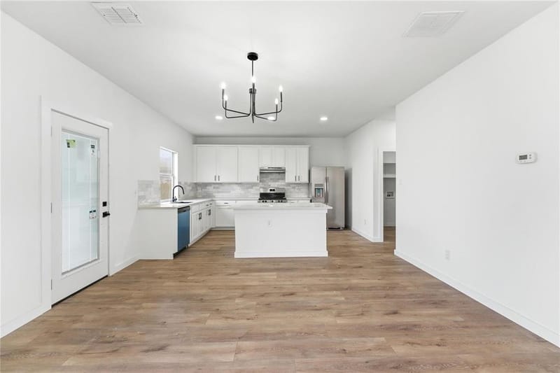 7301 Tin Cup Drive, Arlington TX 76001 - Photo 8