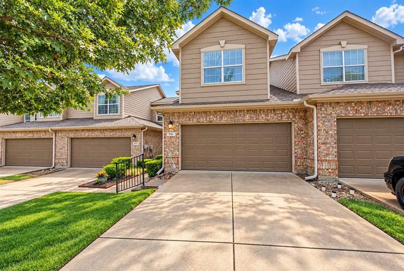 936 Cypress Creek Drive, Plano TX 75025 - Photo 2