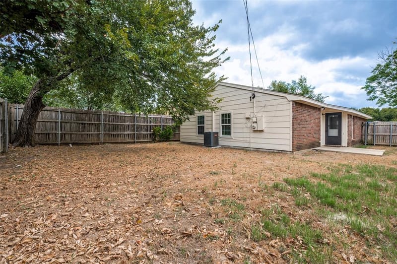 5819 Santa Fe Drive, Arlington TX 76017 - Photo 13