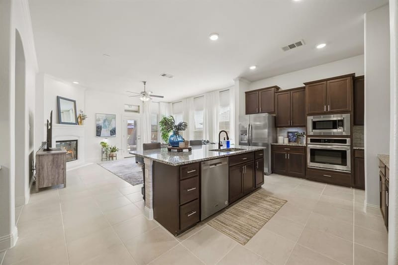 639 Woodridge Drive, Oak Point TX 75068 - Photo 5