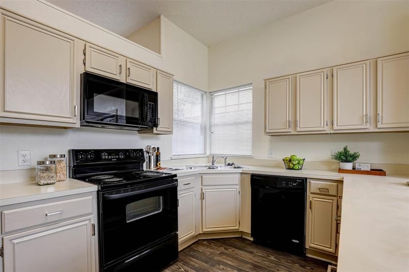 202 Chamblin Drive, Cedar Hill TX 75104 - Photo 6