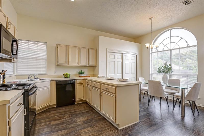 202 Chamblin Drive, Cedar Hill TX 75104 - Photo 5