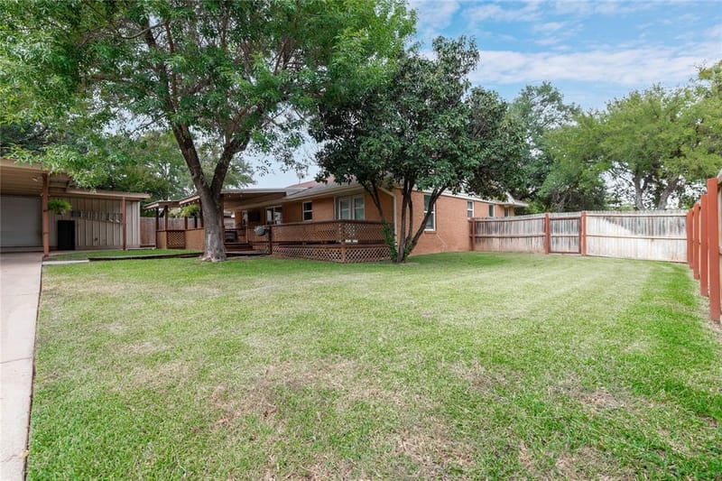 1611 16th Street, Brownwood TX 76801 - Photo 38