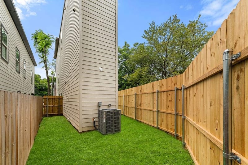 2428 Saint Clair Drive, Dallas TX 75215 - Photo 36