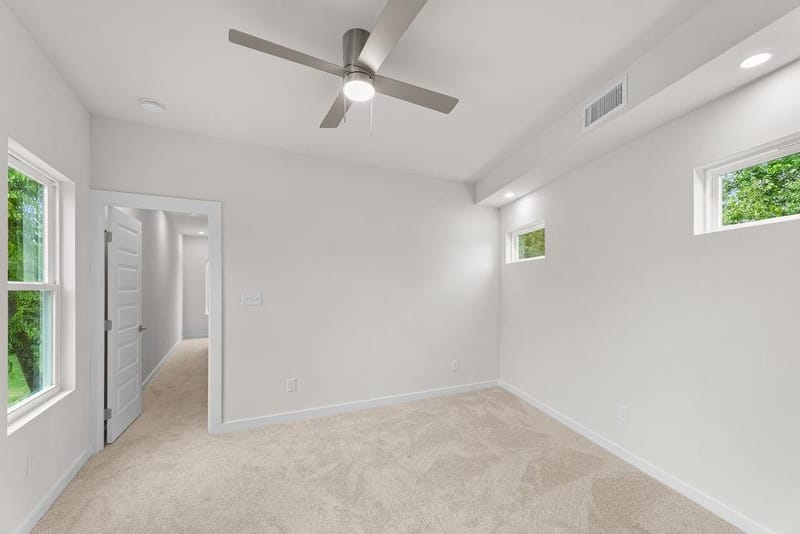 2428 Saint Clair Drive, Dallas TX 75215 - Photo 19