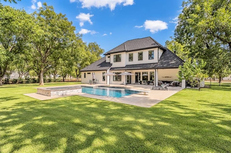 8017 W Landings Road, Granbury TX 76049 - Photo 4