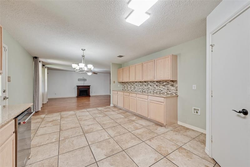 1629 Baxter Springs Drive, Fort Worth TX 76247 - Photo 8