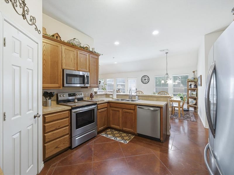2106 Ridgewood Drive, Bridgeport TX 76426 - Photo 7