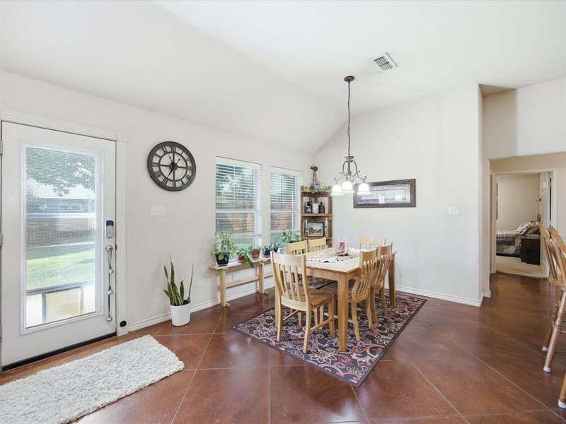 2106 Ridgewood Drive, Bridgeport TX 76426 - Photo 10