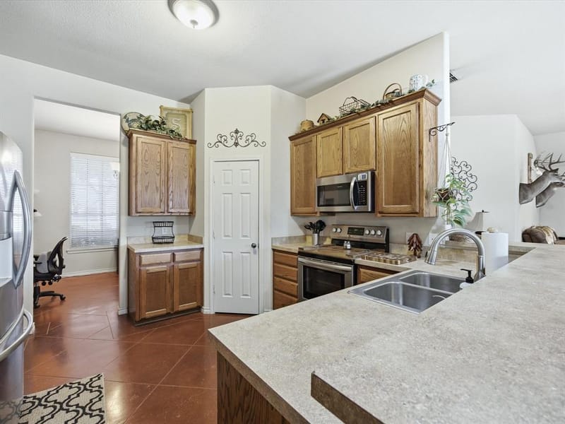 2106 Ridgewood Drive, Bridgeport TX 76426 - Photo 8
